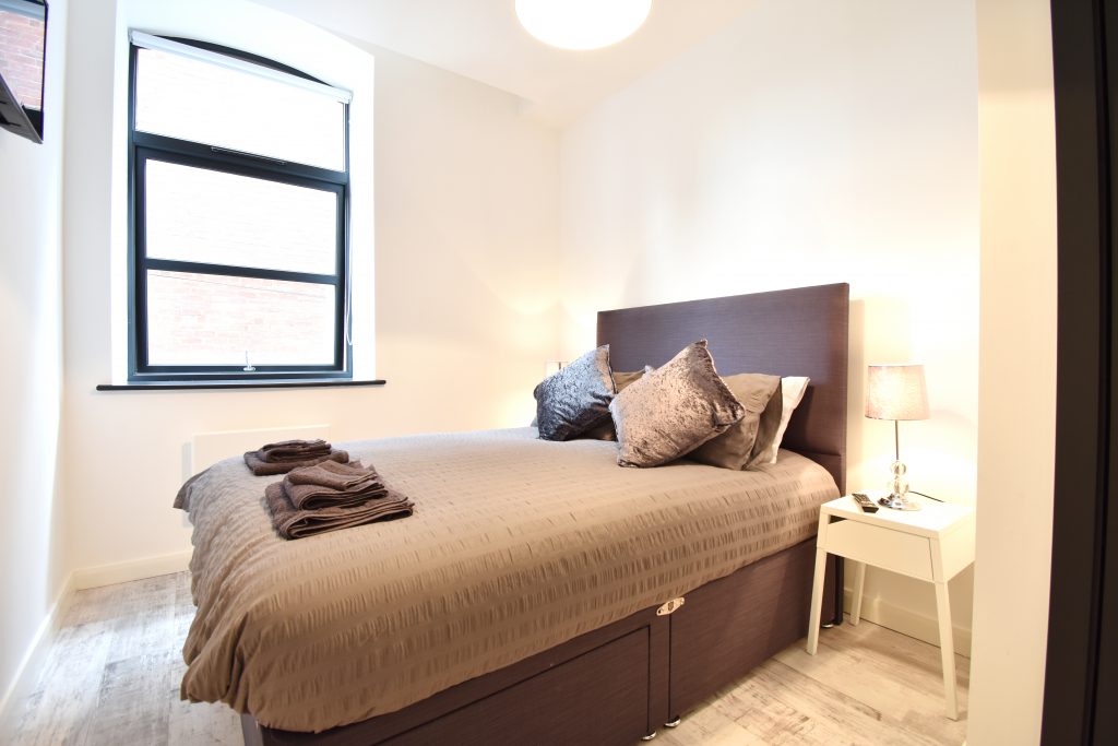 Brooklyn Suite Master Bedroom serviced apartments in leeds city centre