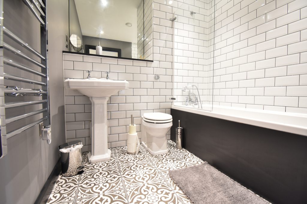 Manhattan Suite Master Bathroom city centre apartments to rent