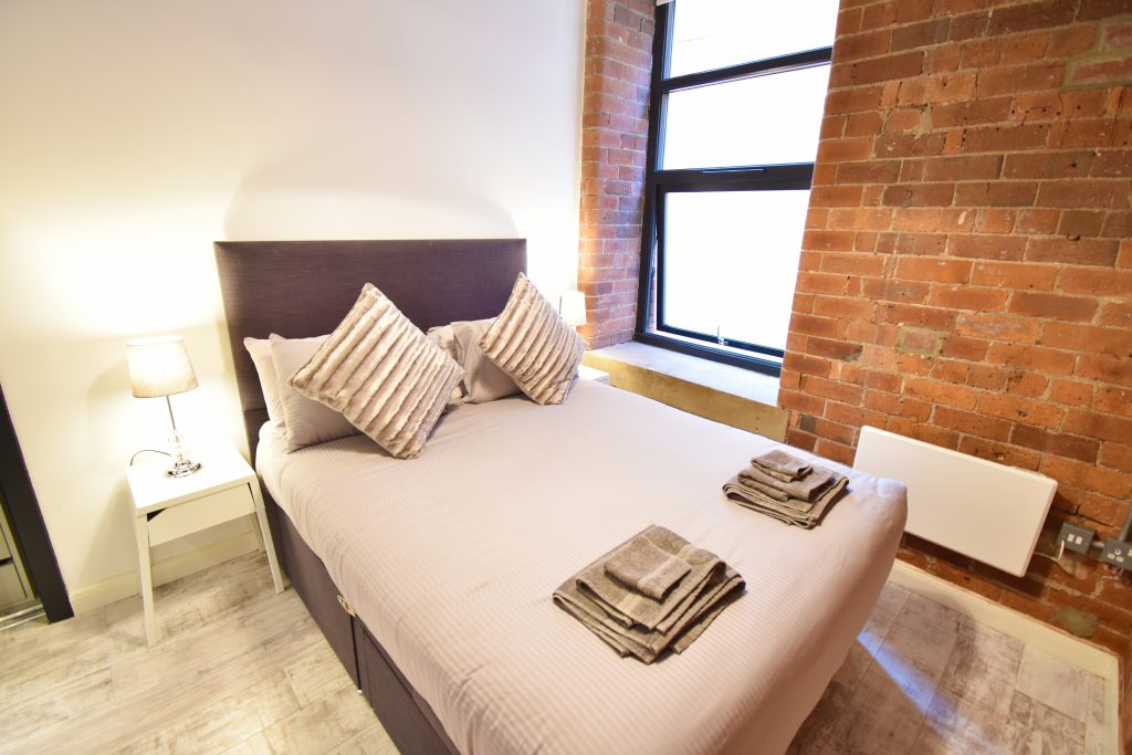 Manhattan Suite Bedroom serviced apartments leeds centre